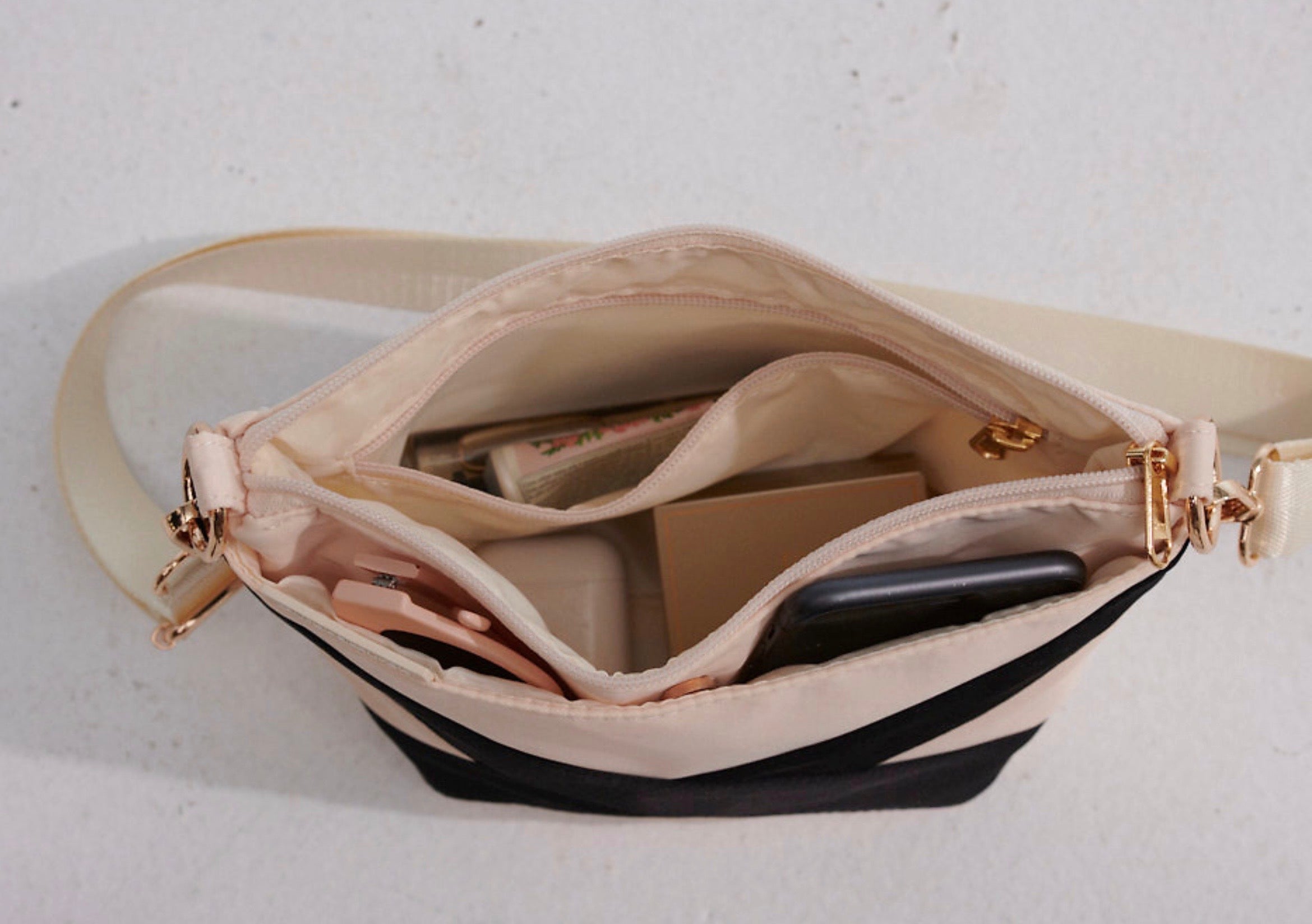 Petite - Panda Black x Cream Cross