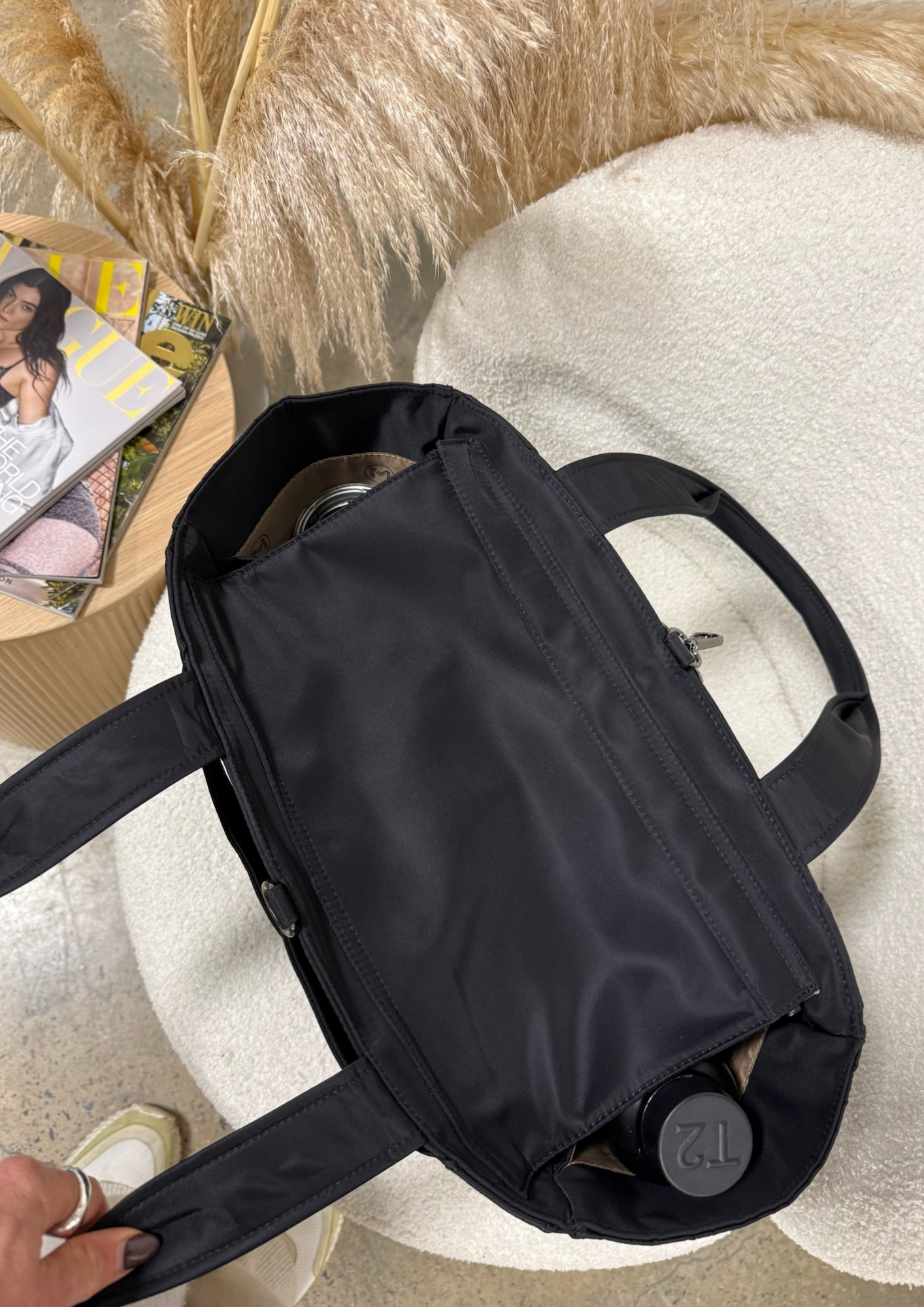 Urban Traveller Tote (MEDIUM SIZE) - Black