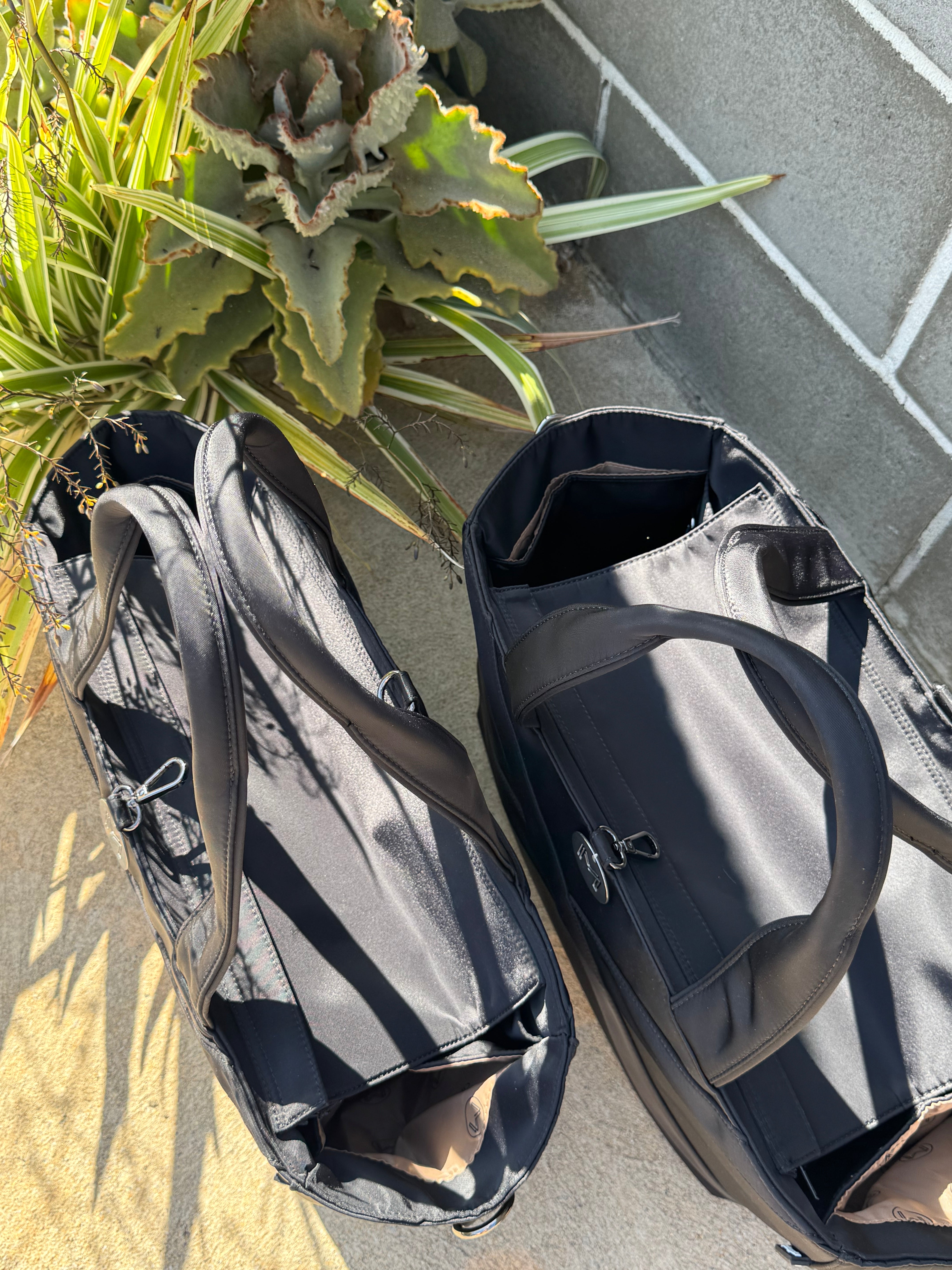 Cove Daily Tote - Navy