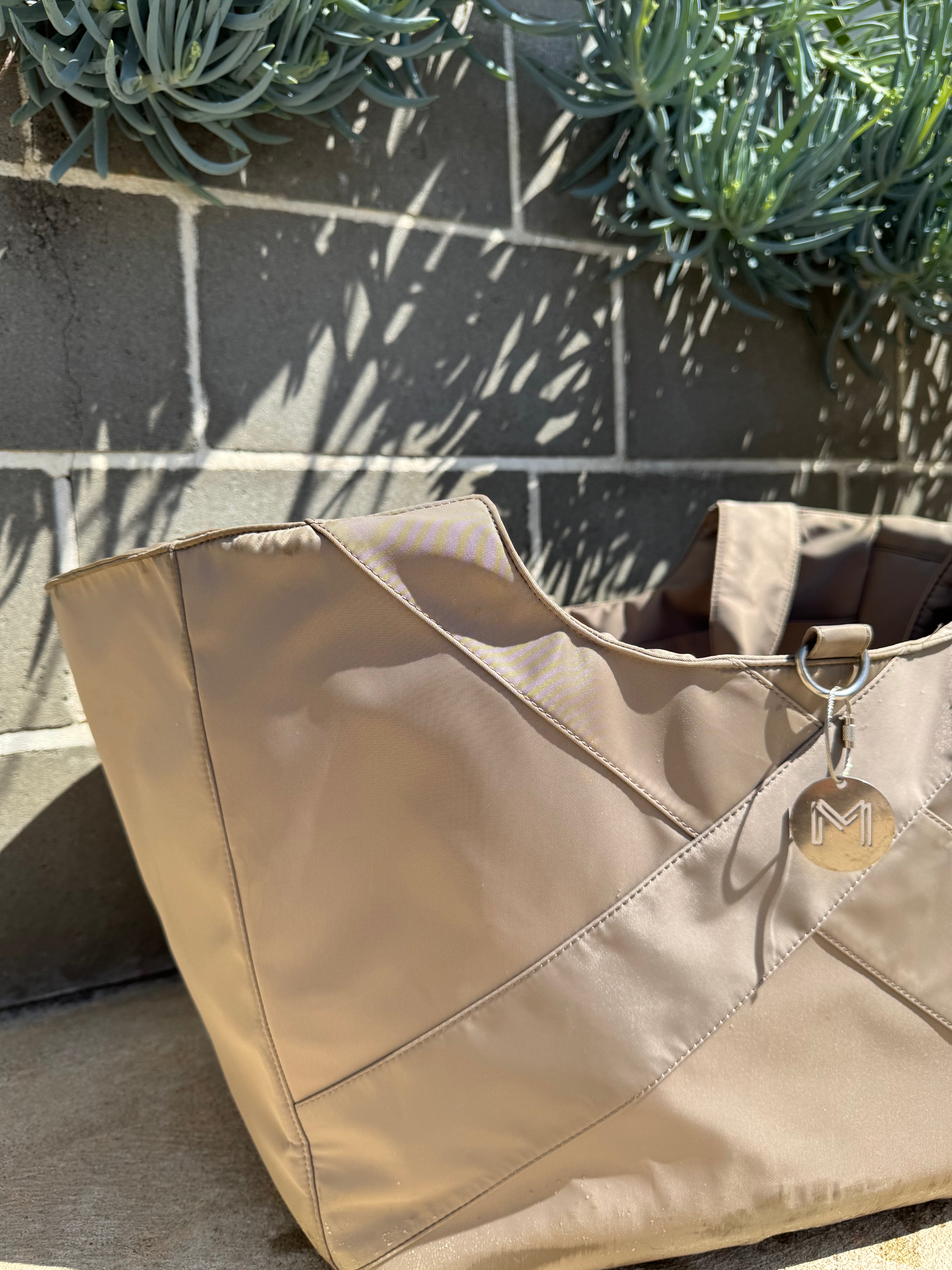 Cove Carry-All - Tan Mirabilis
