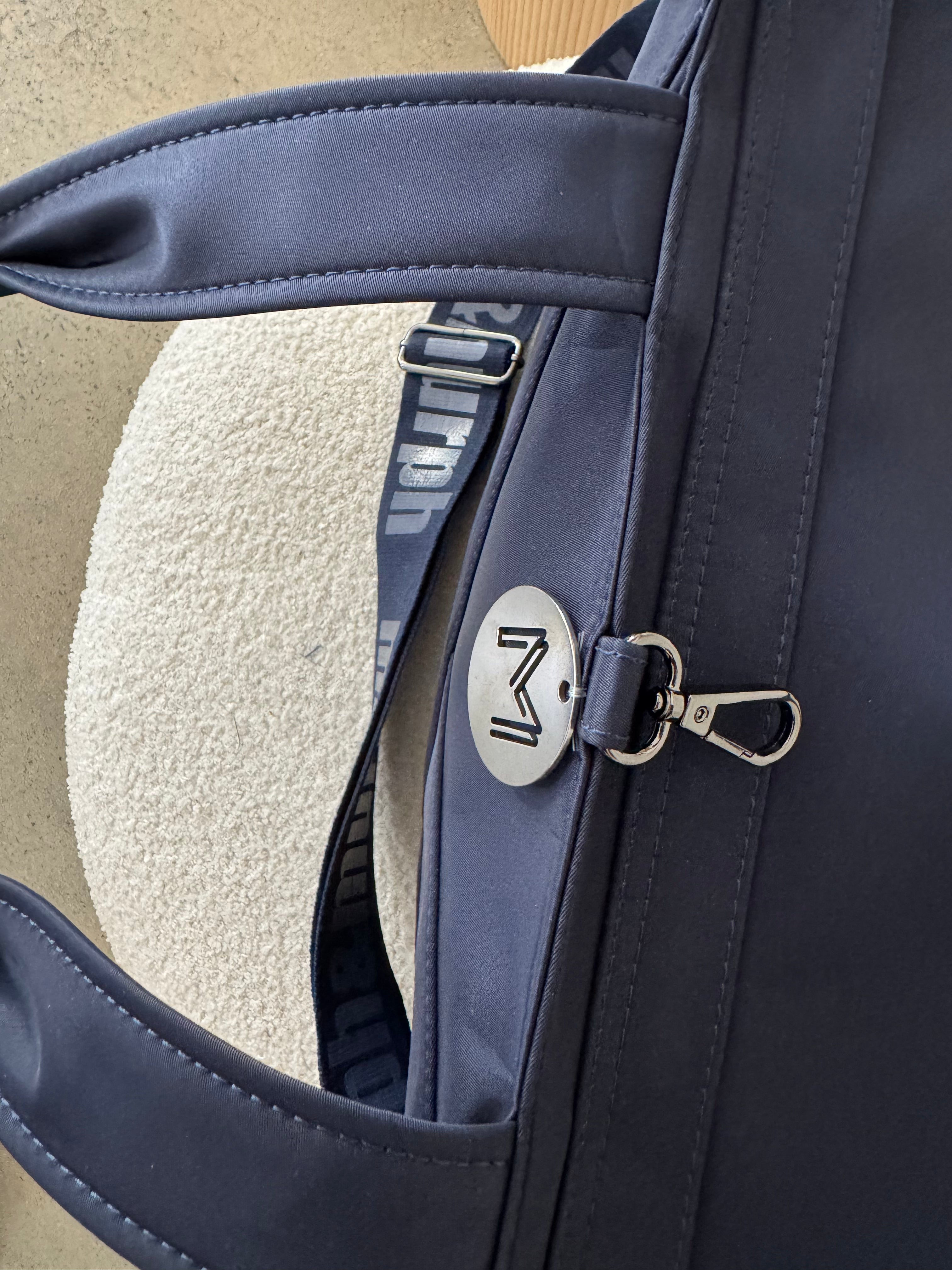 Cove Daily Tote - Navy