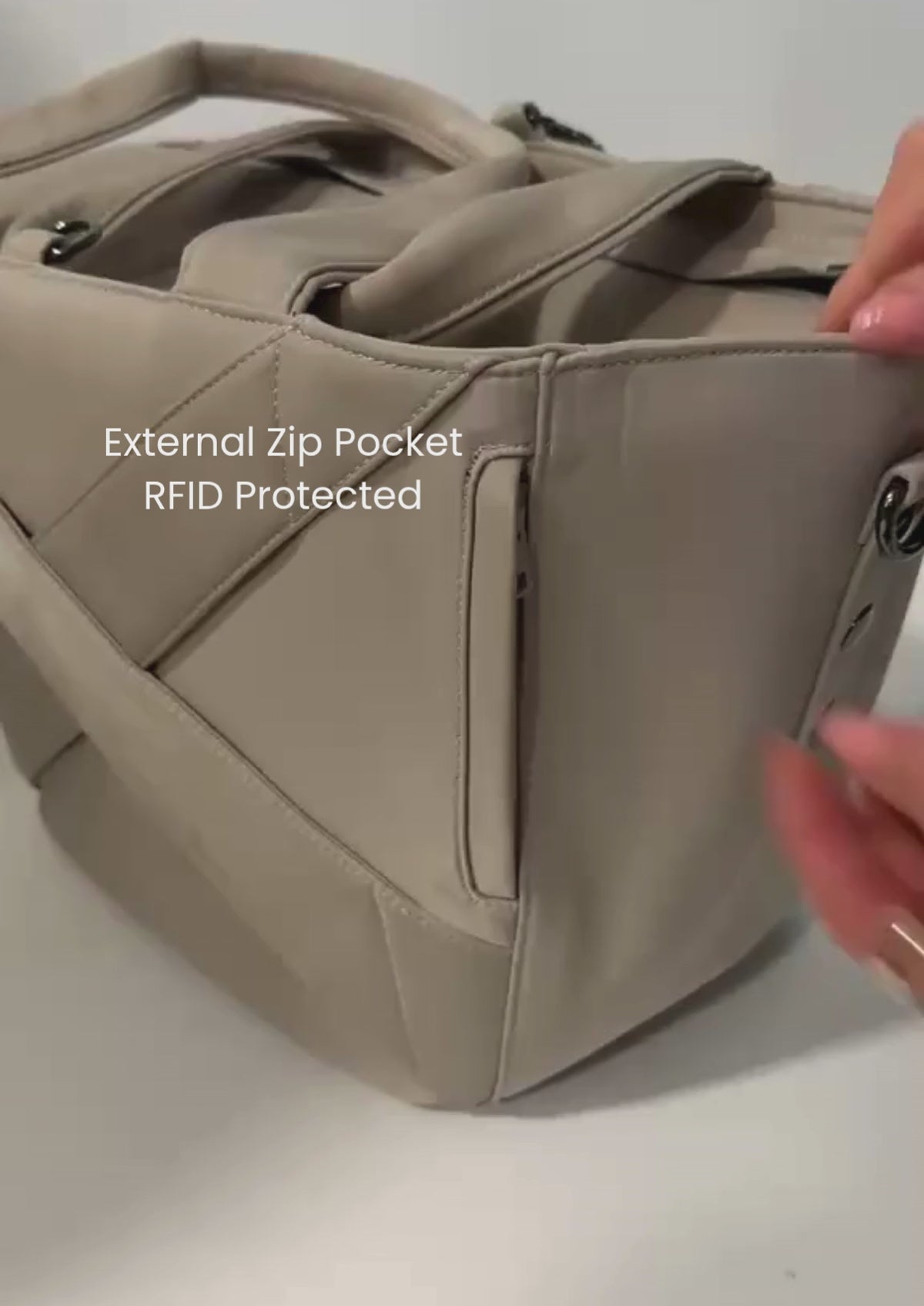 Load video: Daily Traveller Tote (LARGE SIZE) - Sand